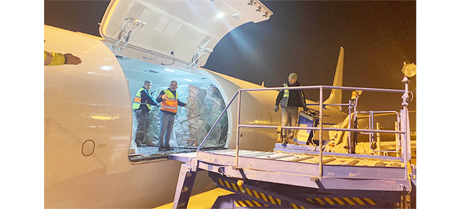 Azerbaycan’ın insani yardımlarını taşıyan uçak Adana’ya ulaştı