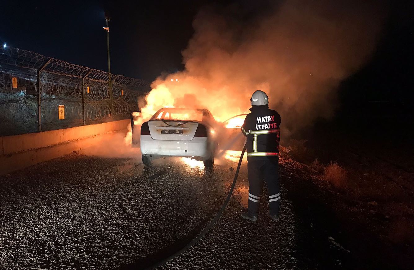 Otomobil yangını maddi hasara yol açtı