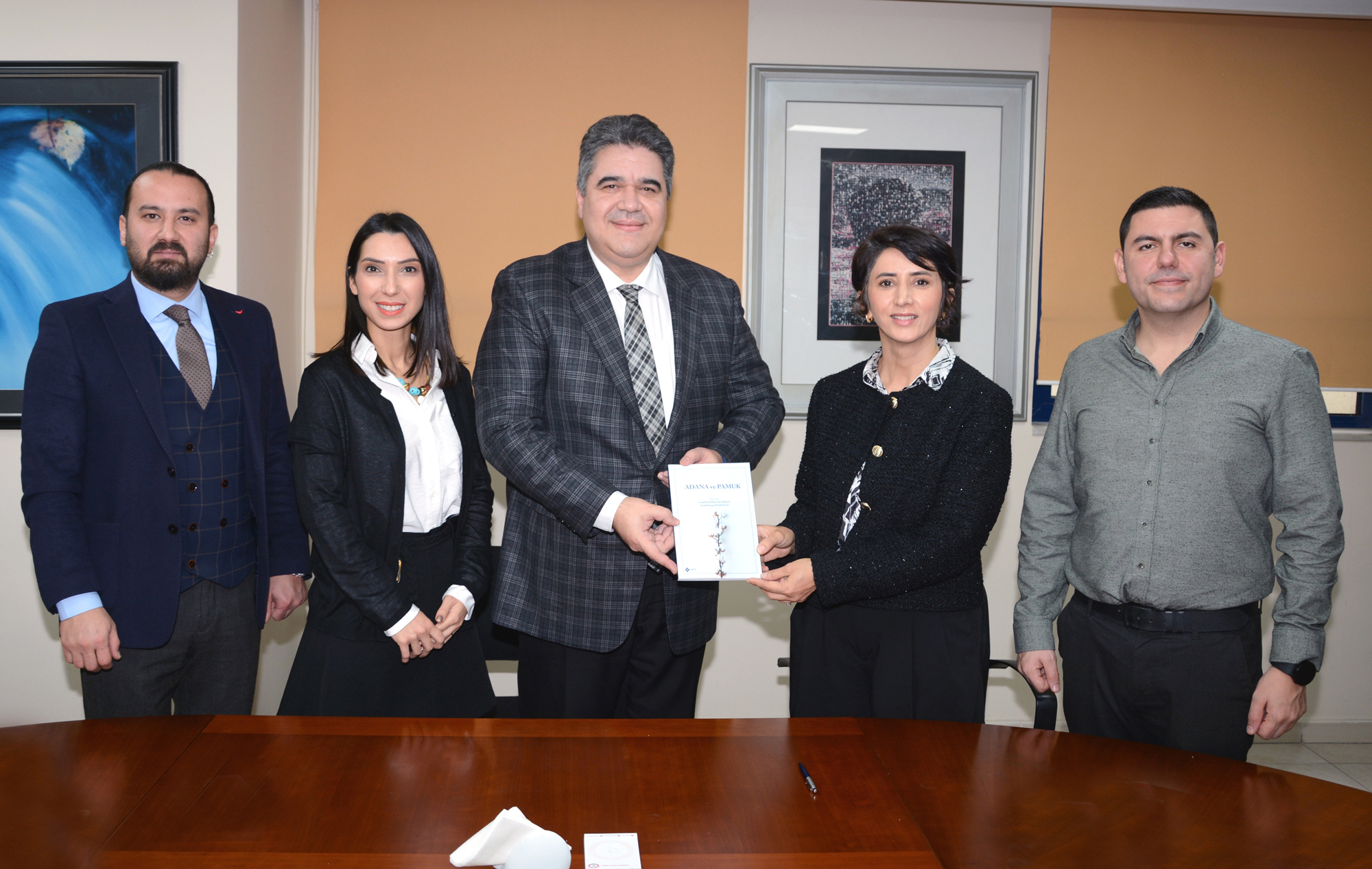 Ecz. Yalbuzdağ, “Bu kitap Adana için büyük kazanç”
