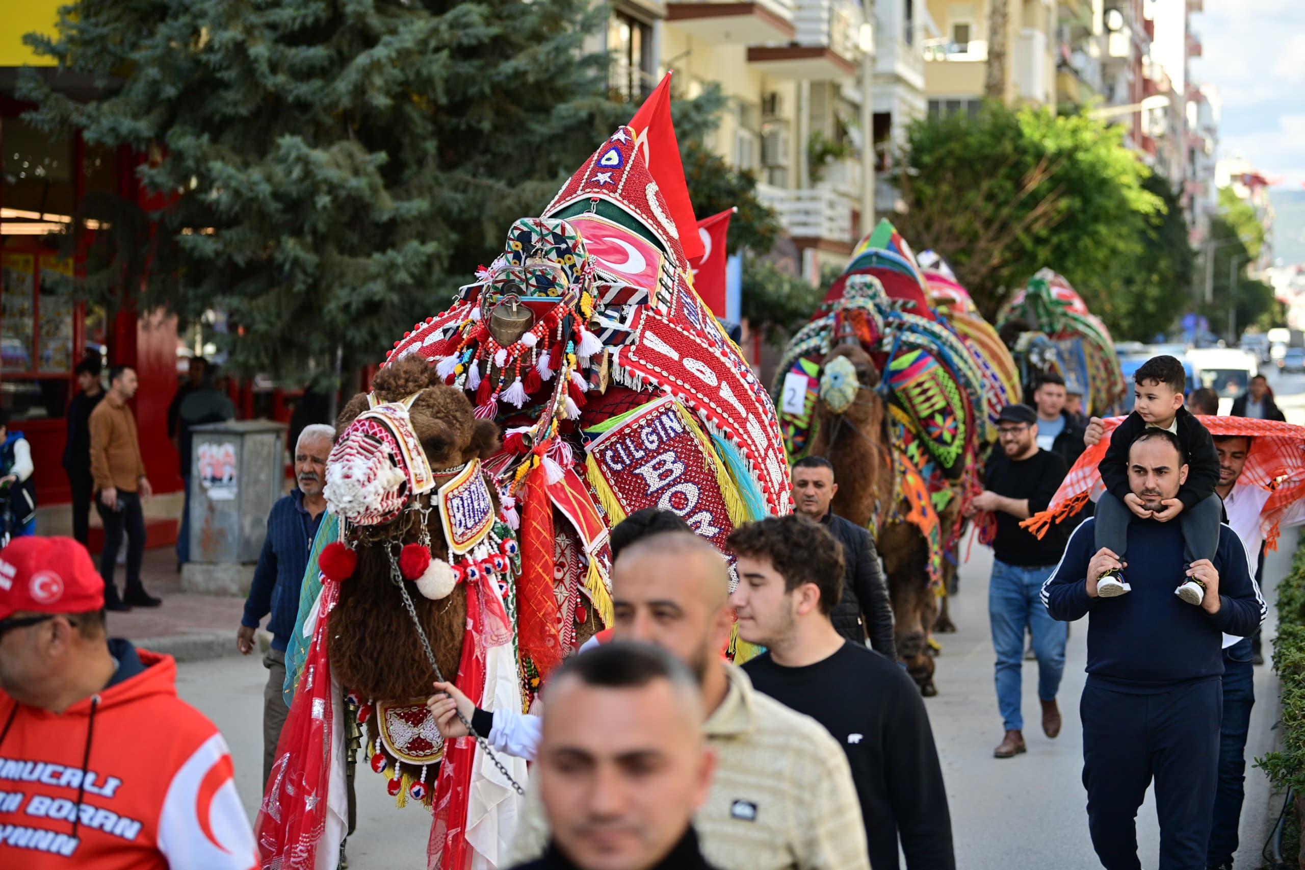 Antalya’da “En Süslü Deve” yarışması yapıldı