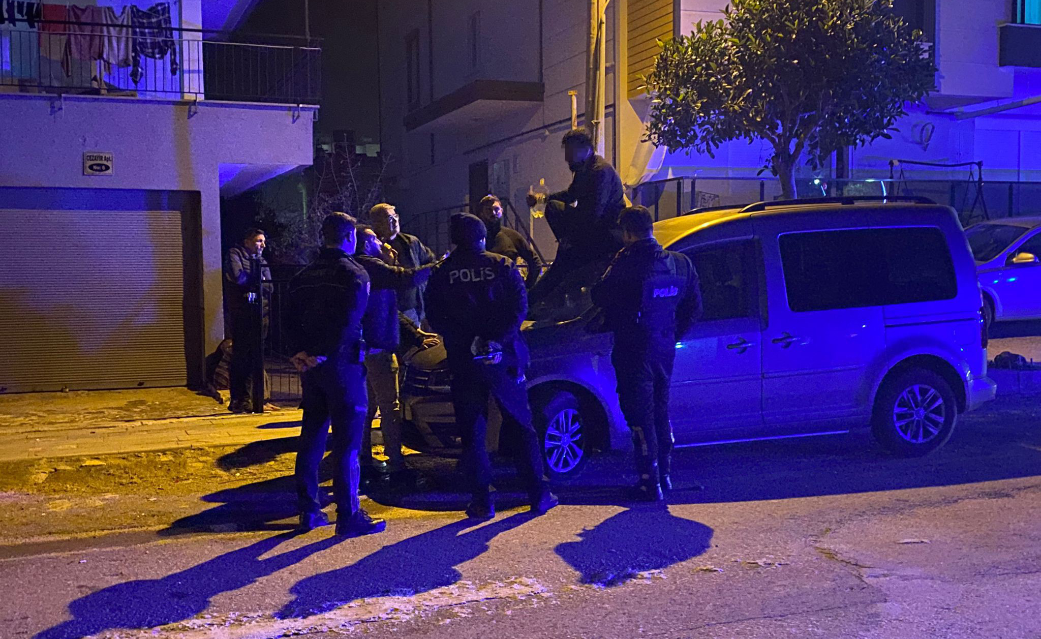 Motorunu bağlattıran babasına kızıp, kendini ve aracı yakmak istedi