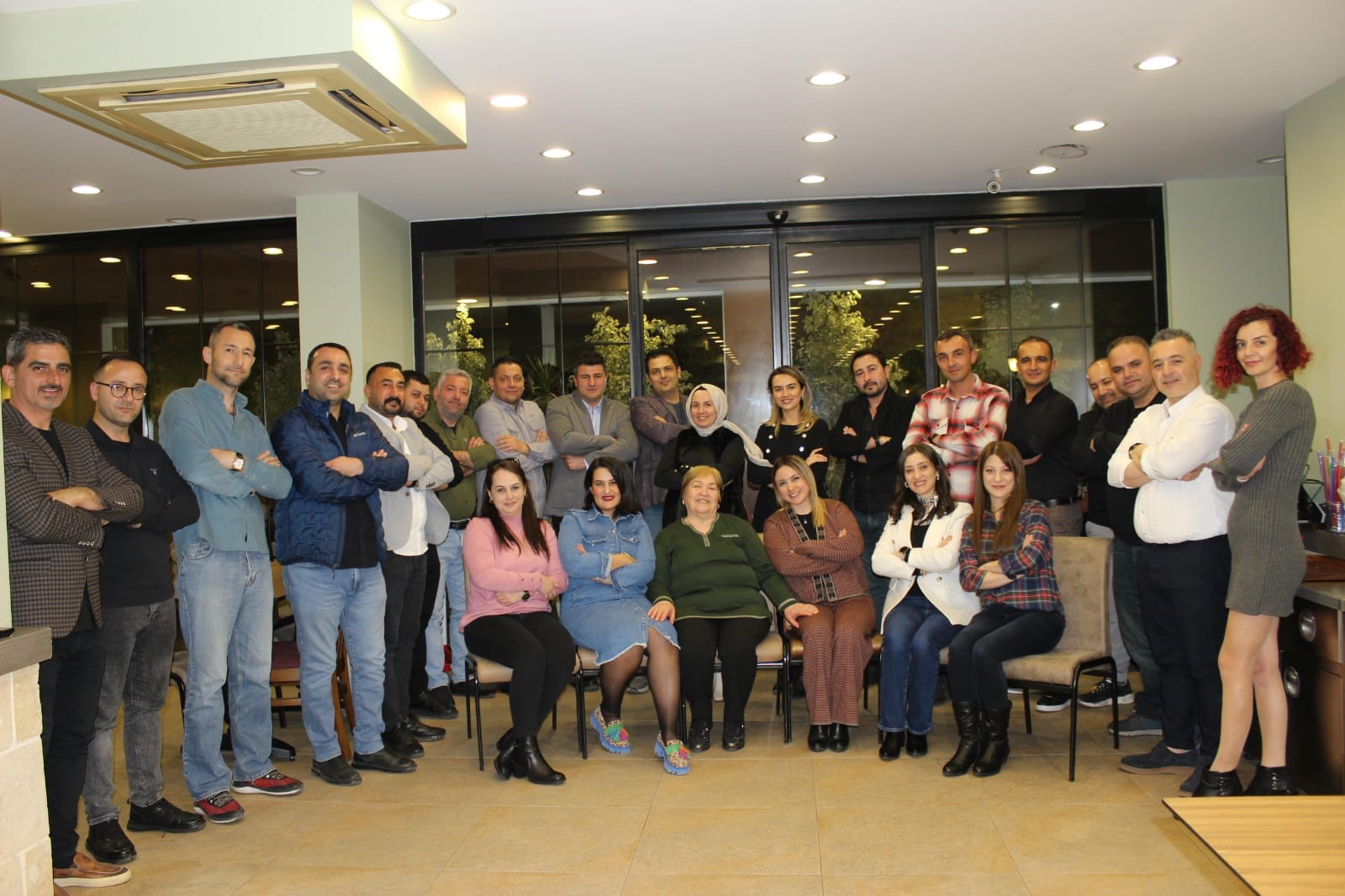 27 sene sonra öğretmenleriyle bir araya geldiler