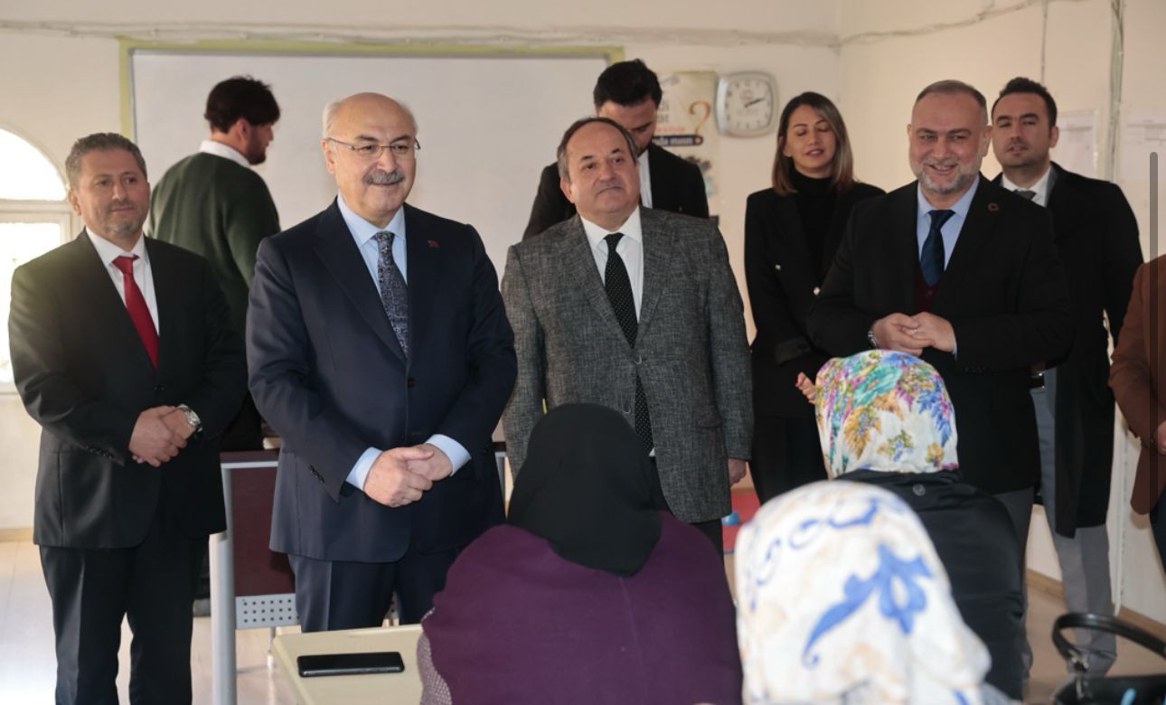 Vali Köşger vatandaşlarla buluştu, Kur’an Kursu ziyaretinde bulundu