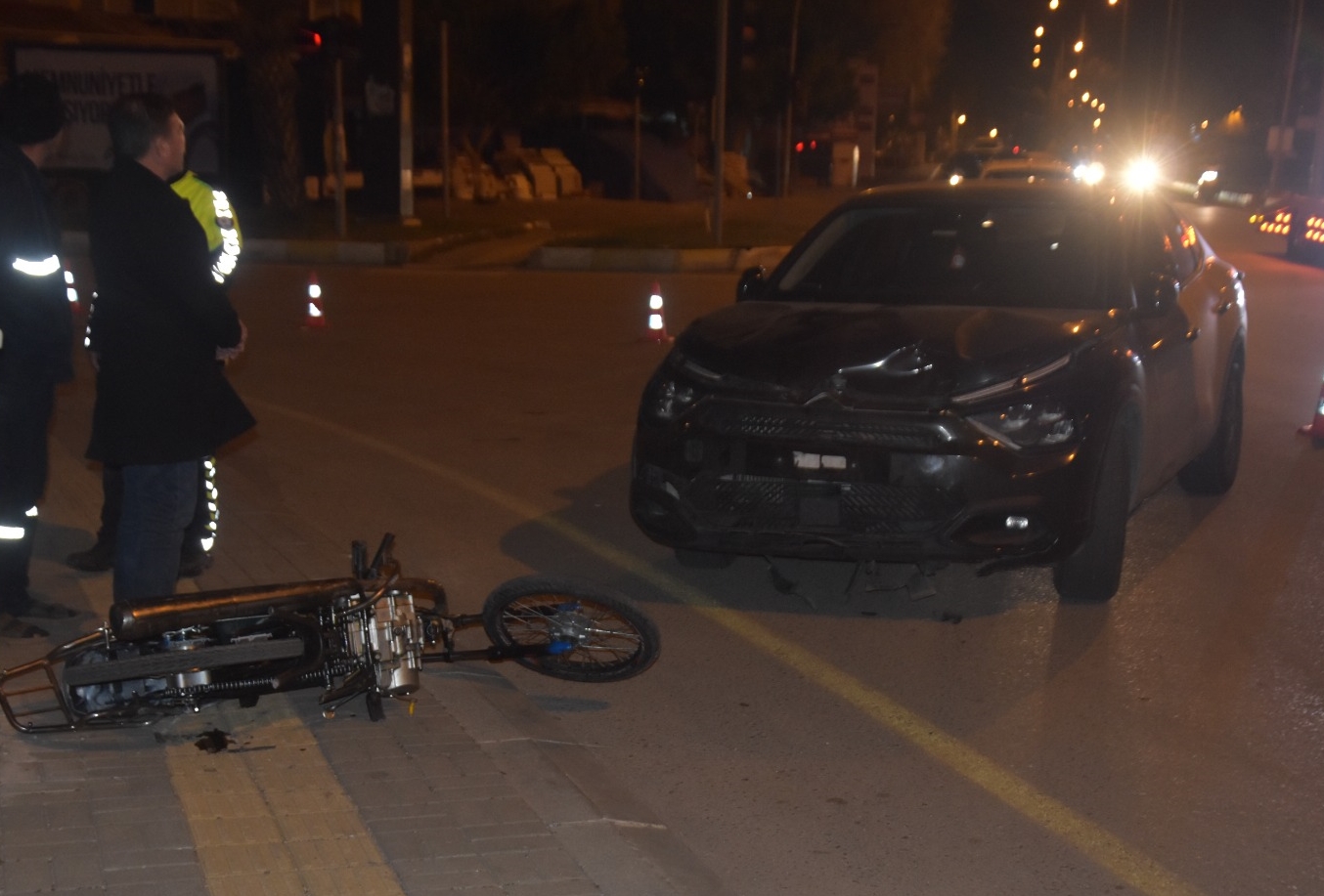 Otomobil ile çarpışan motosikletin sürücüsü yaralandı