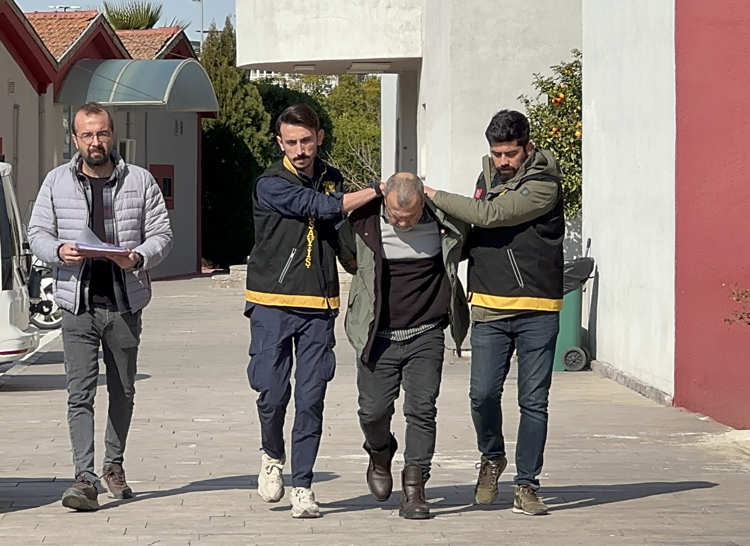 1 kişinin tüfekle öldürülmesine ilişkin yakalanan zanlı tutuklandı