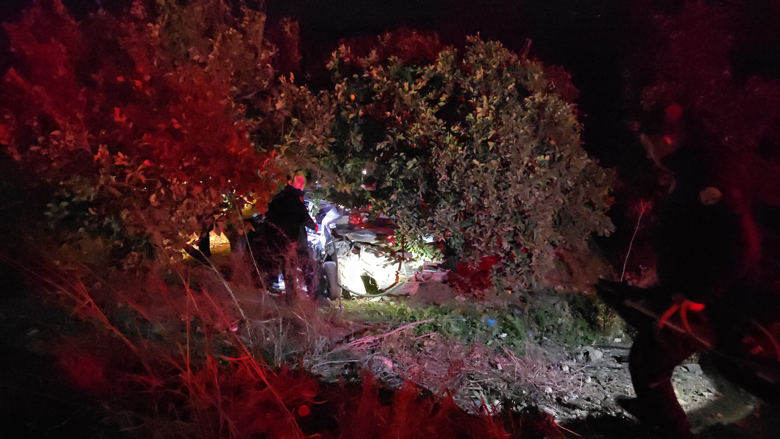 Adana’da iki otomobilin çarpıştığı kazada 2’si ağır 3 kişi yaralandı