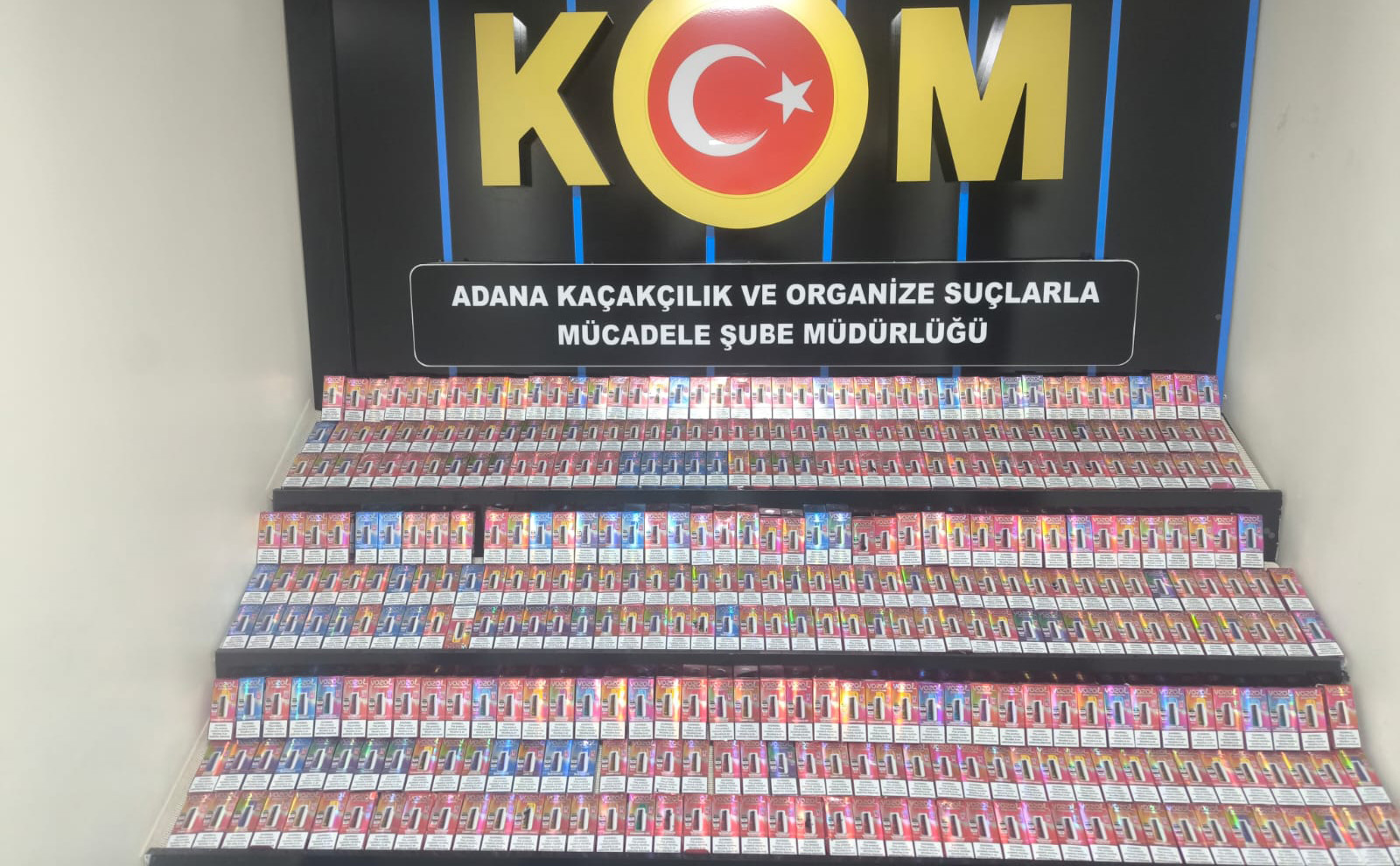 Adana’da kargo paketinde 708 kaçak elektronik sigara ele geçirildi