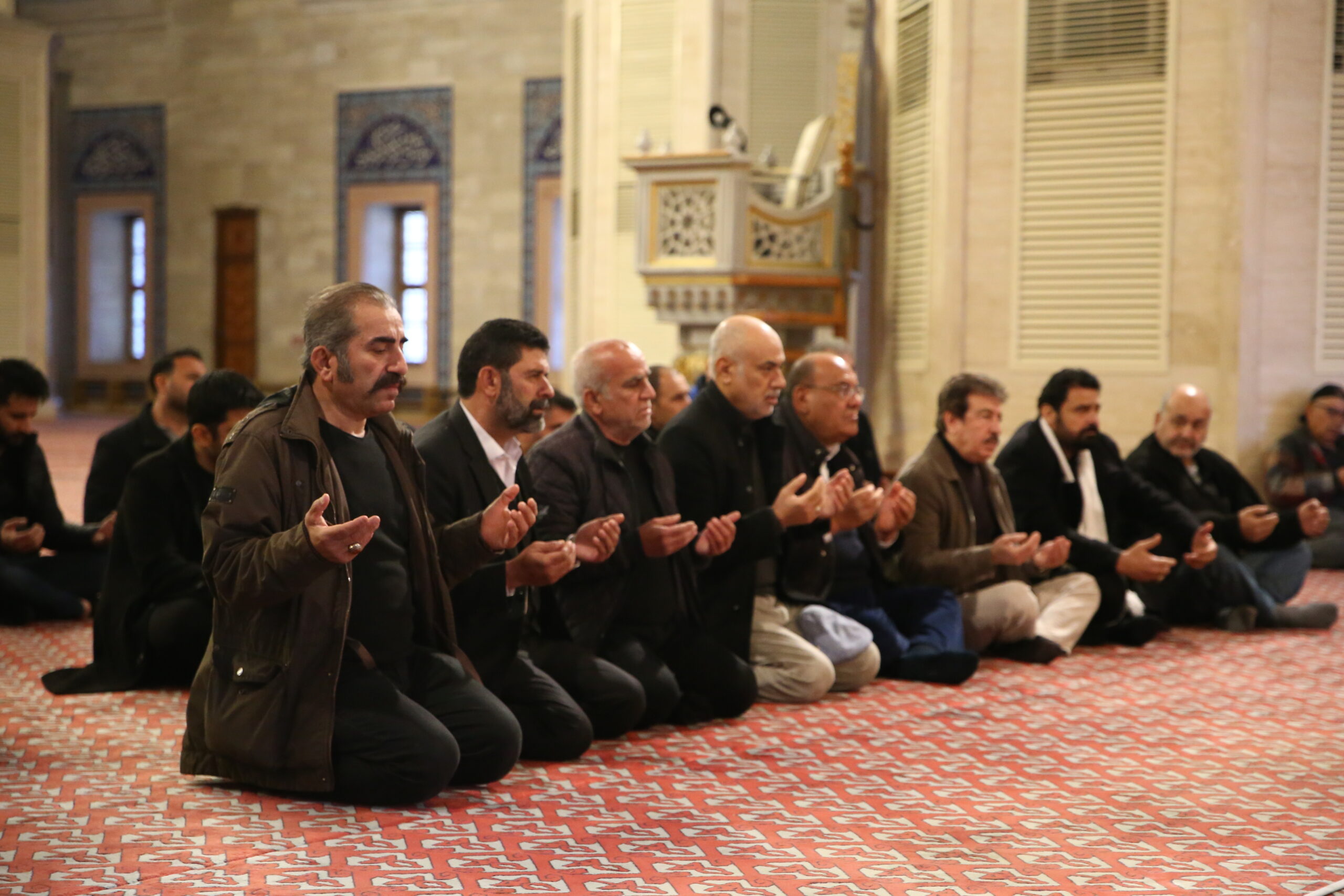 Adana’da sanatçı Ferdi Tayfur için mevlit okutuldu