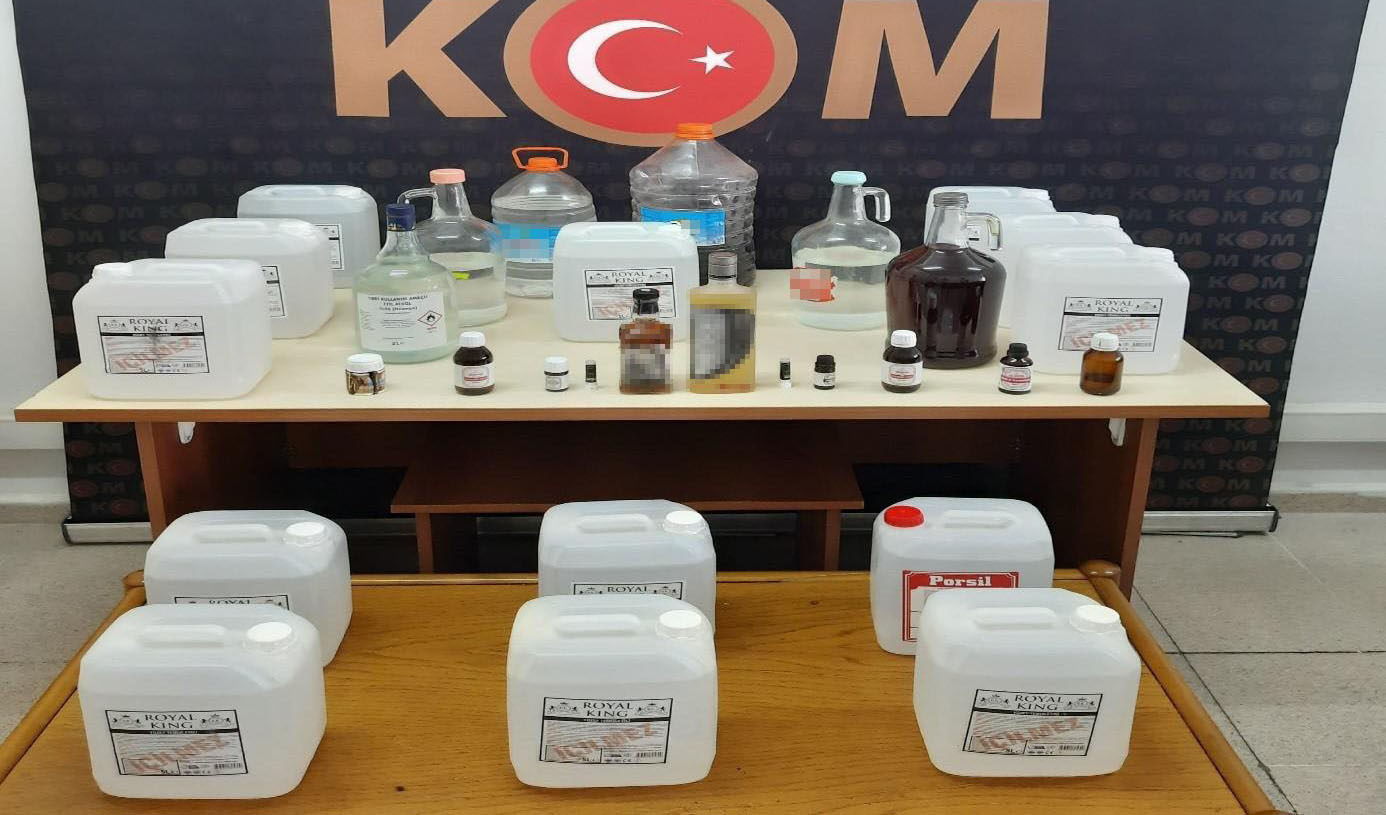 Burdur’da sahte alkol satan 8 şüpheliye adli işlem yapıldı