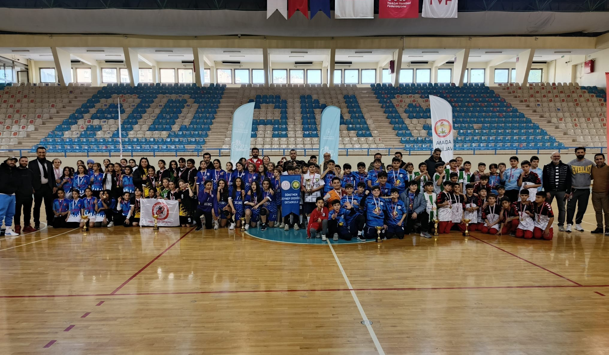 Hentbol Rüzgarı Esti