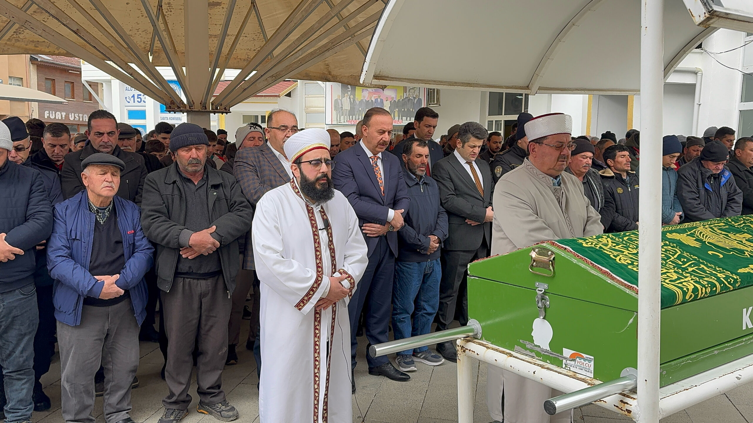 Isparta’da kaybolduktan 3 gün sonra çalılık alanda ölü bulunan çocuğun cenazesi toprağa verildi