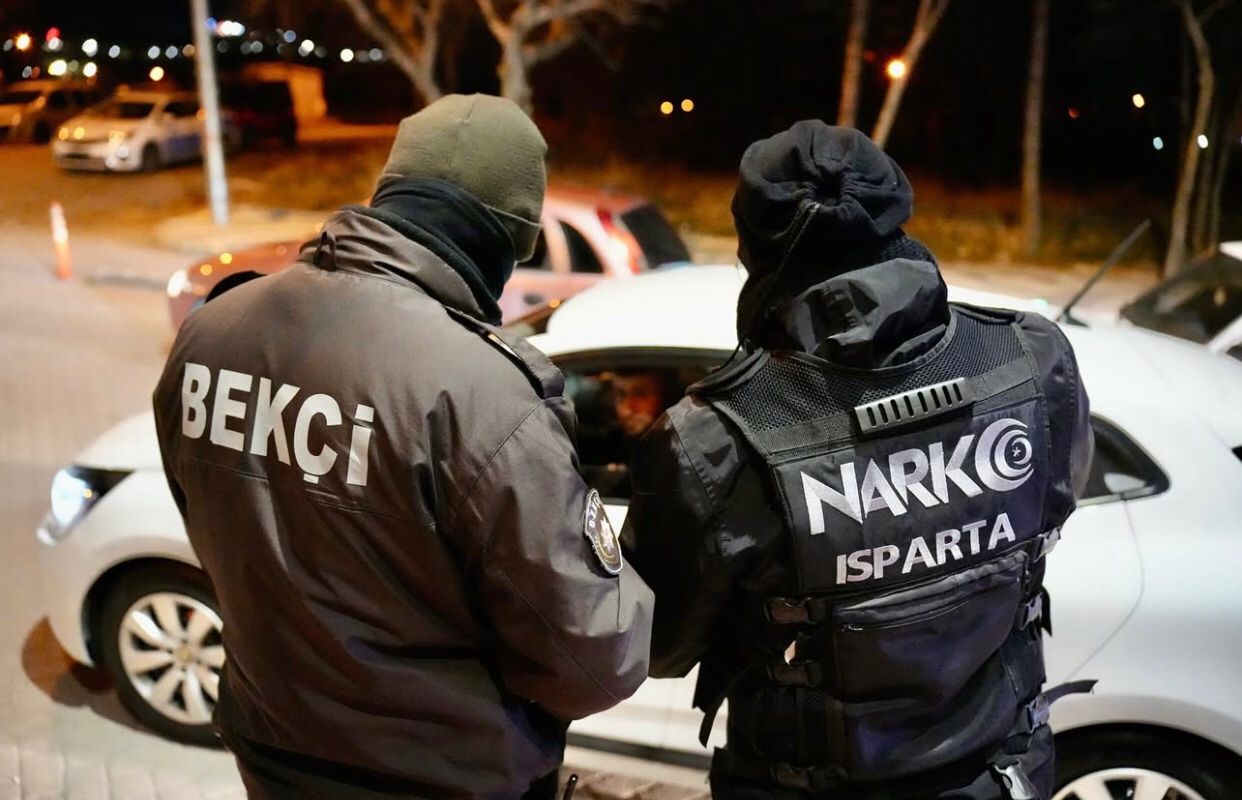 Isparta’da narkoalan ve trafik uygulaması: 22 sürücüye cezai işlem uygulandı