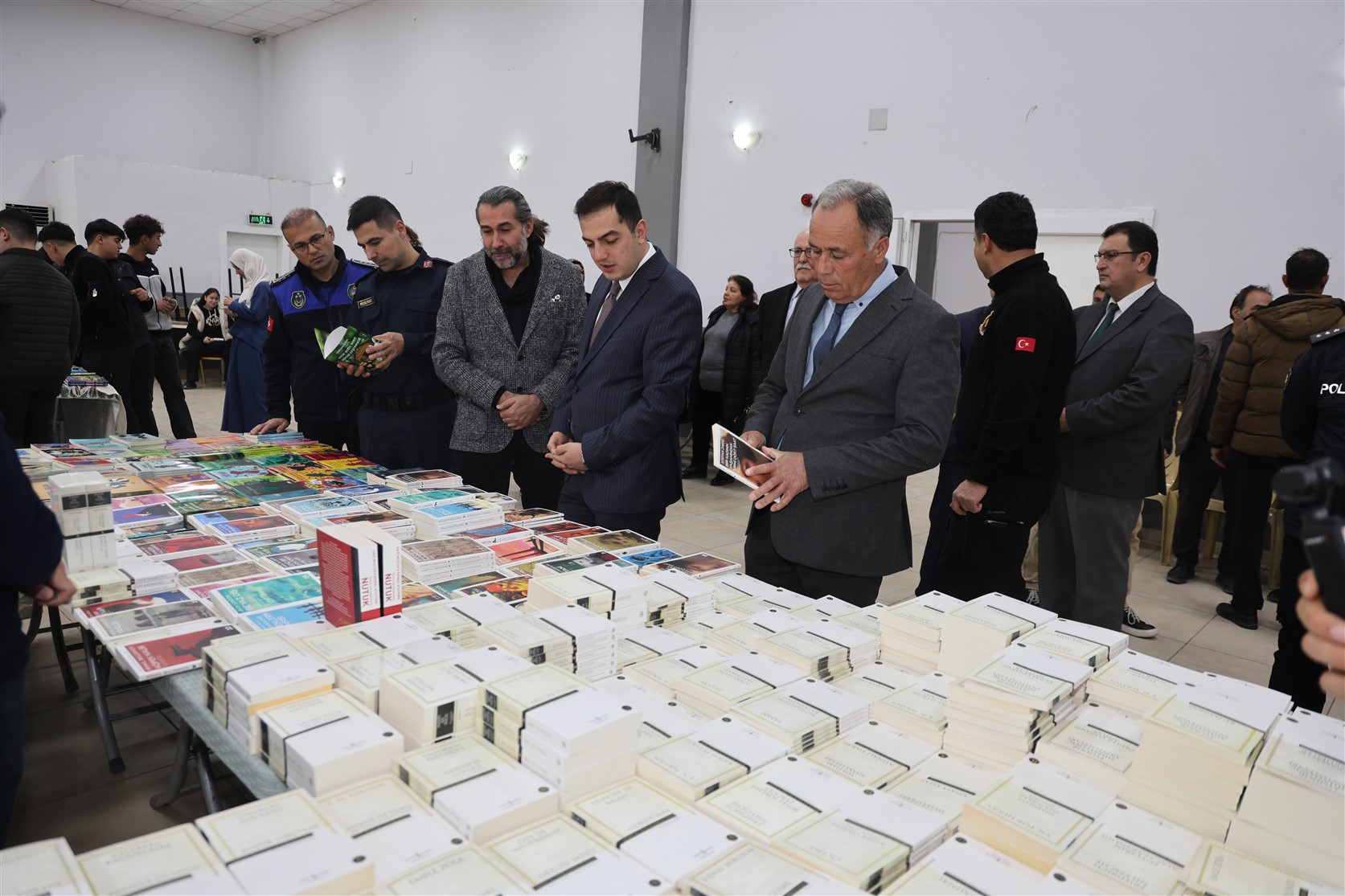 Karaisalı’da kültür ve edebiyat şöleni: Varda Kitap ve Edebiyat Günleri başladı