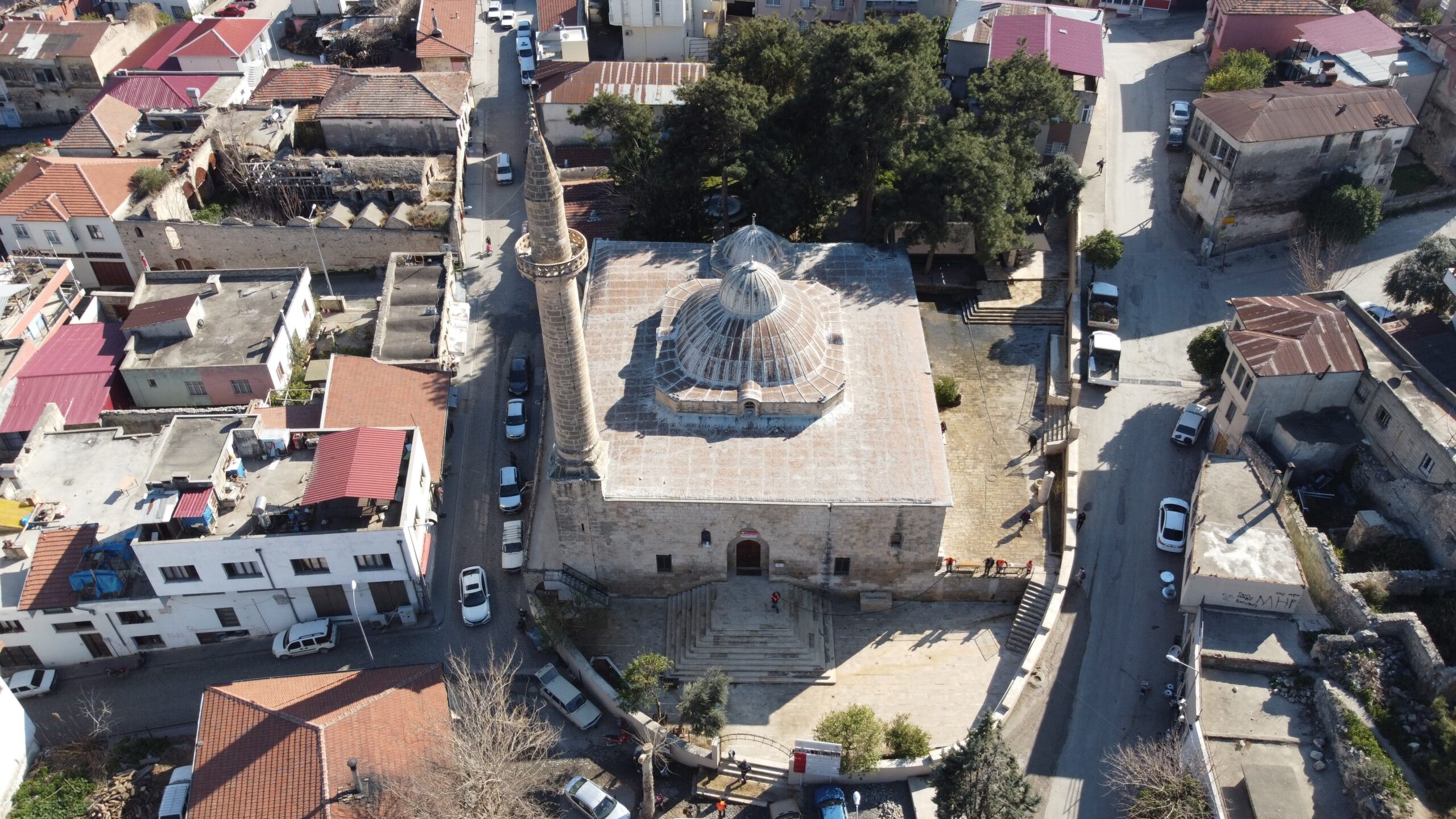 Kozan’da tarihi Hoşkadem Camii Ramazan’a hazır