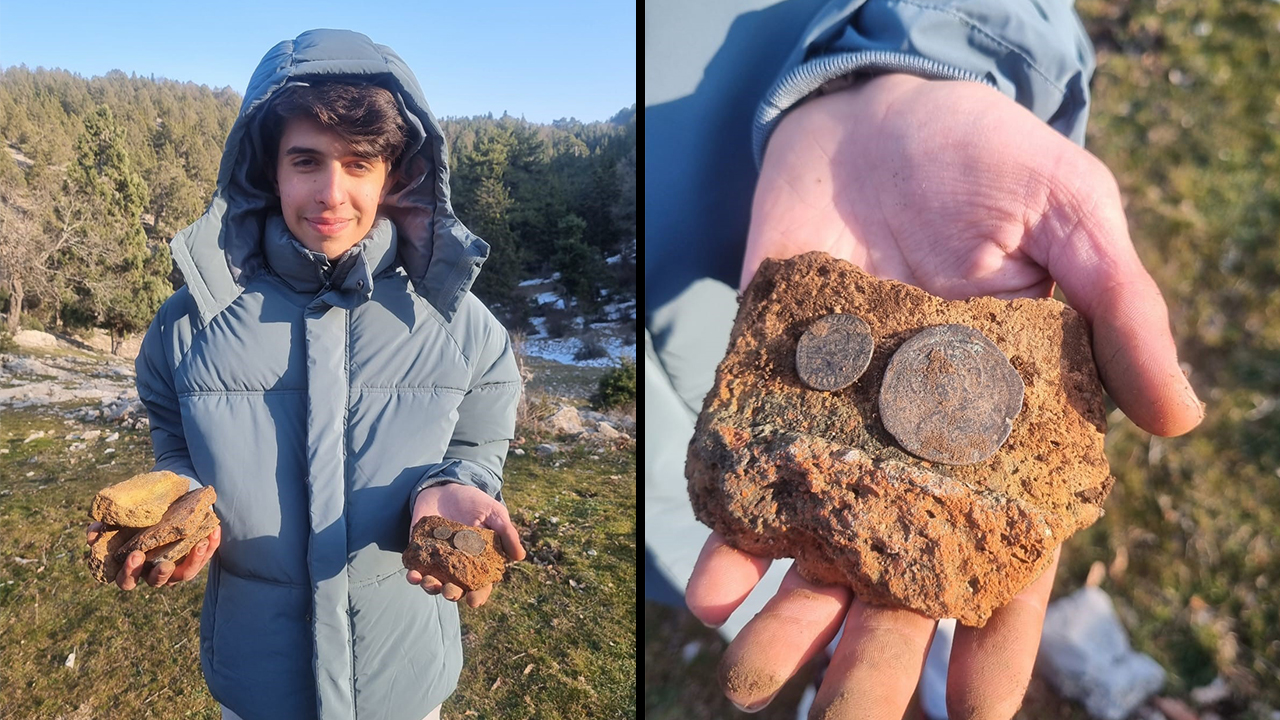 Lise öğrencisi piknikte bulduğu 2 bronz sikkeyi müzeye teslim etti