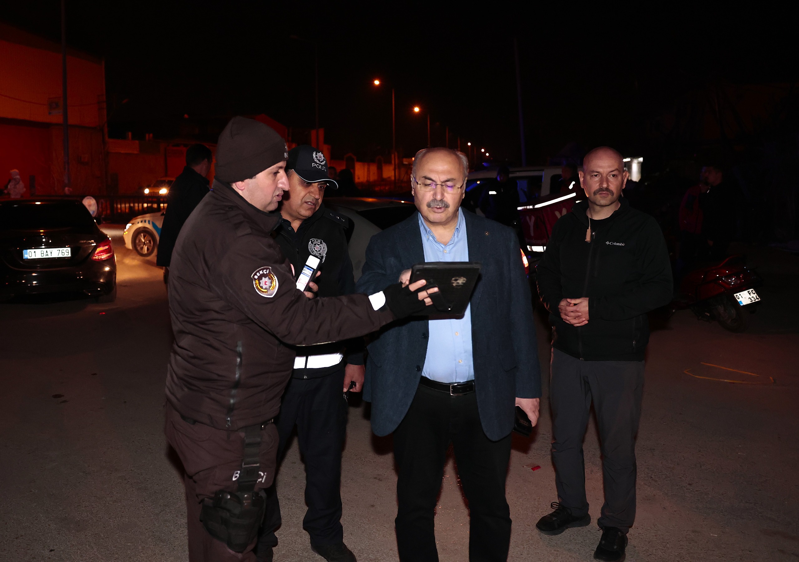 Adana Valisi Köşger güvenlik güçlerini ziyaret etti