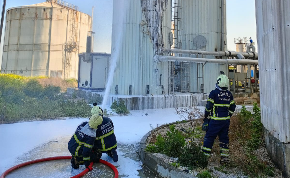 Adana’da LNG depolama tankında çıkan yangın söndürüldü