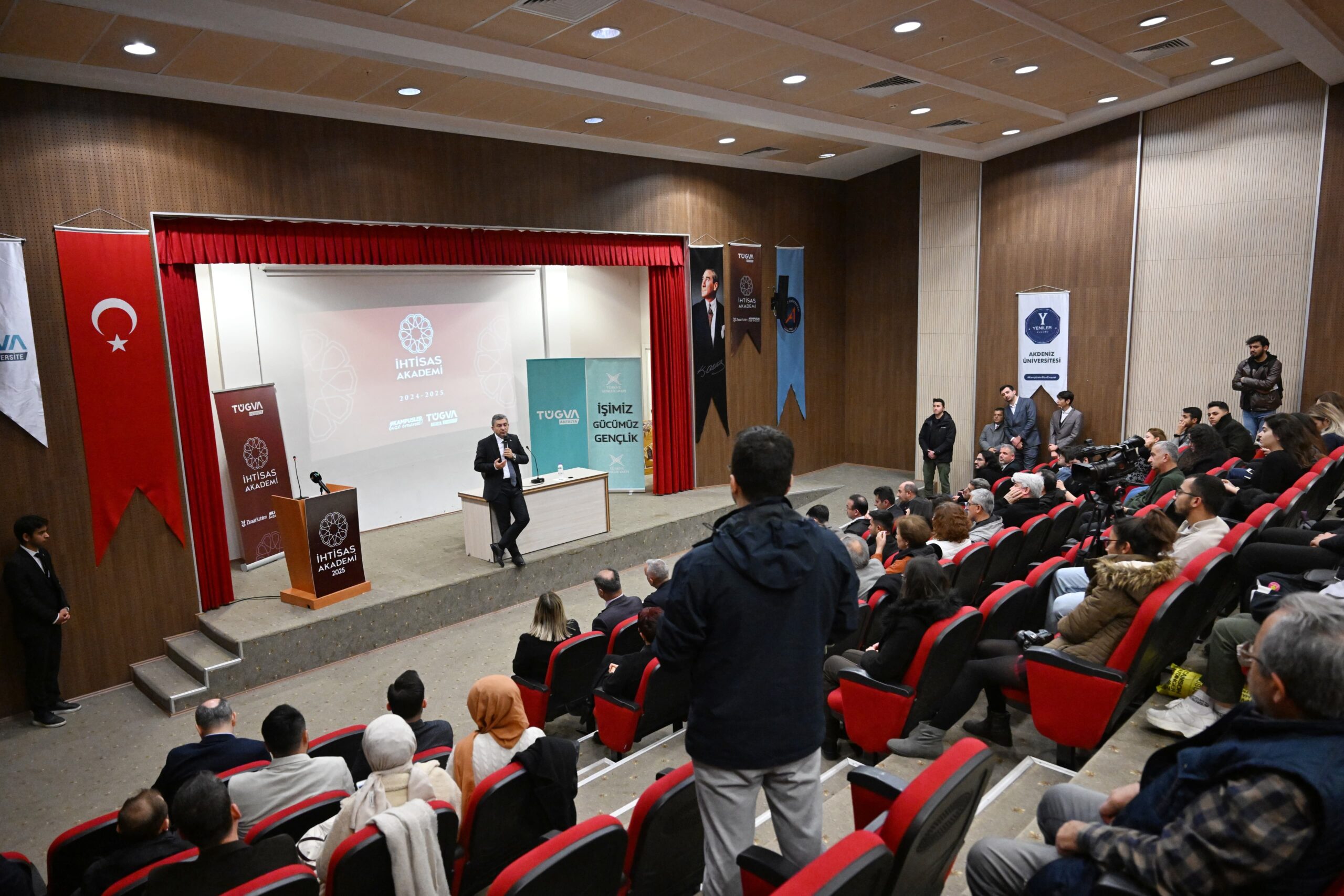Antalya’da şehir ve estetik buluşması