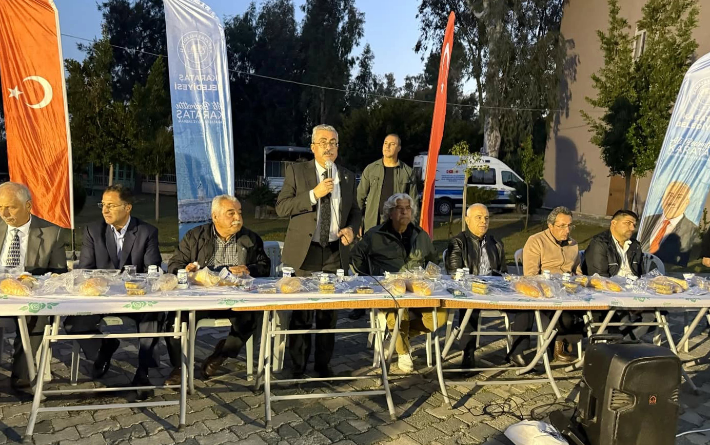 Başkan Karataş, çalışma arkadaşları ile iftarda buluştu