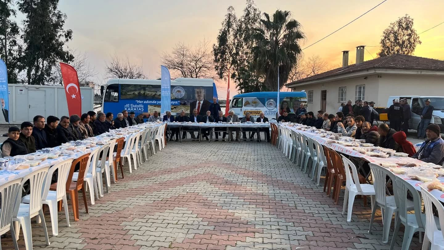 Başkan Karataş, iftarda halk ile kucaklaştı