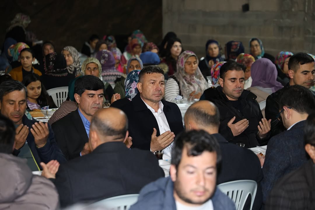 Başkan Şimşek iftar sofrasında vatandaşlarla buluştu