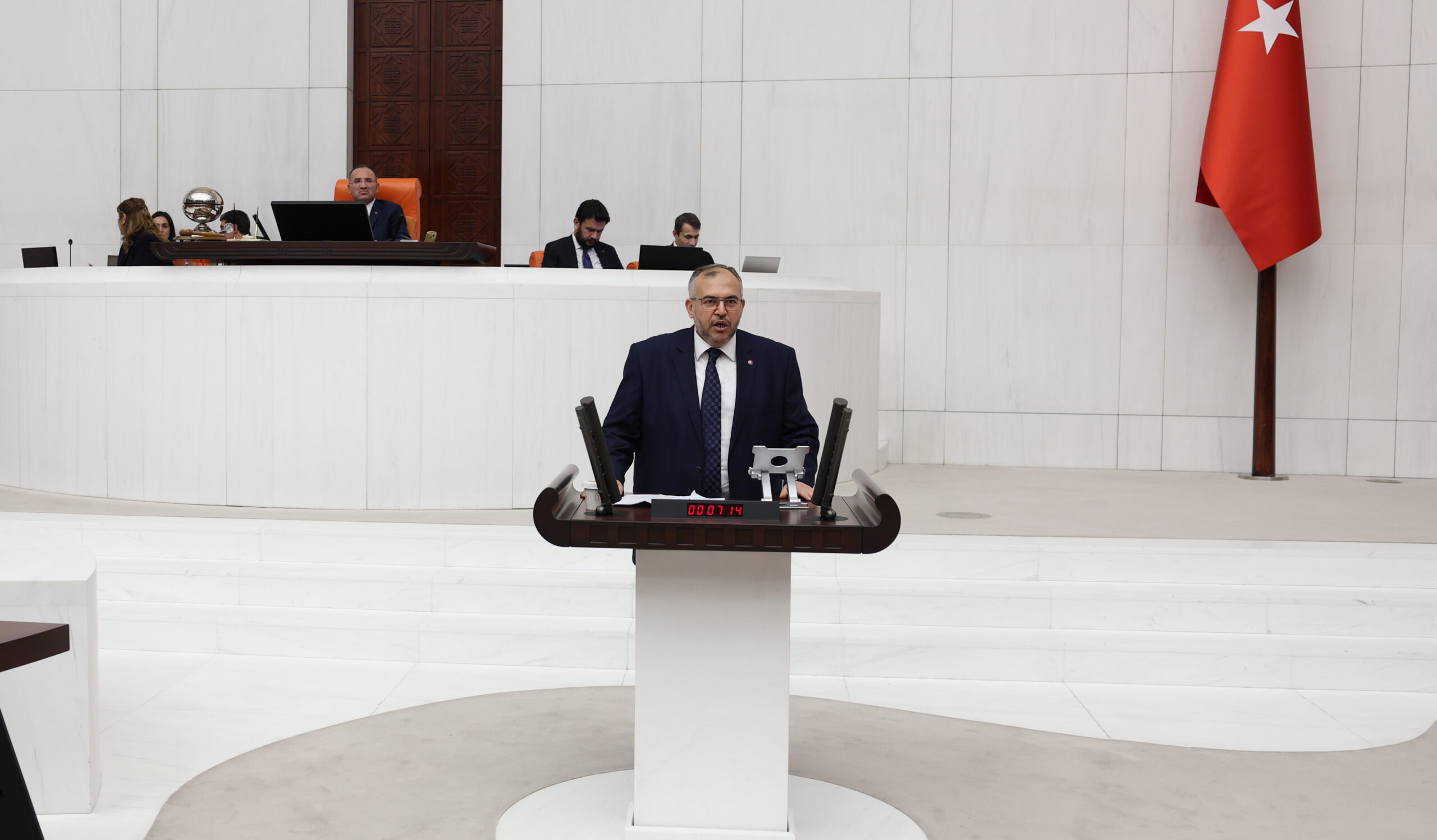 Çalışkan: “Suriye’de baskı ve şiddet kabul edilemez”