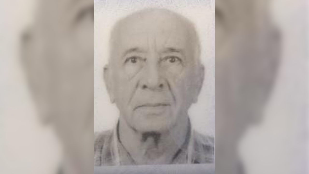 Evinin yanında yere yığılan yaşlı adam hayatını kaybetti