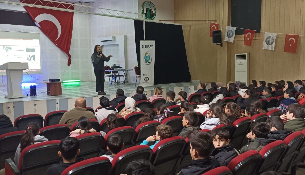 Feke’de polisten öğrencilere yönelik “Siber farkındalık” eğitimi