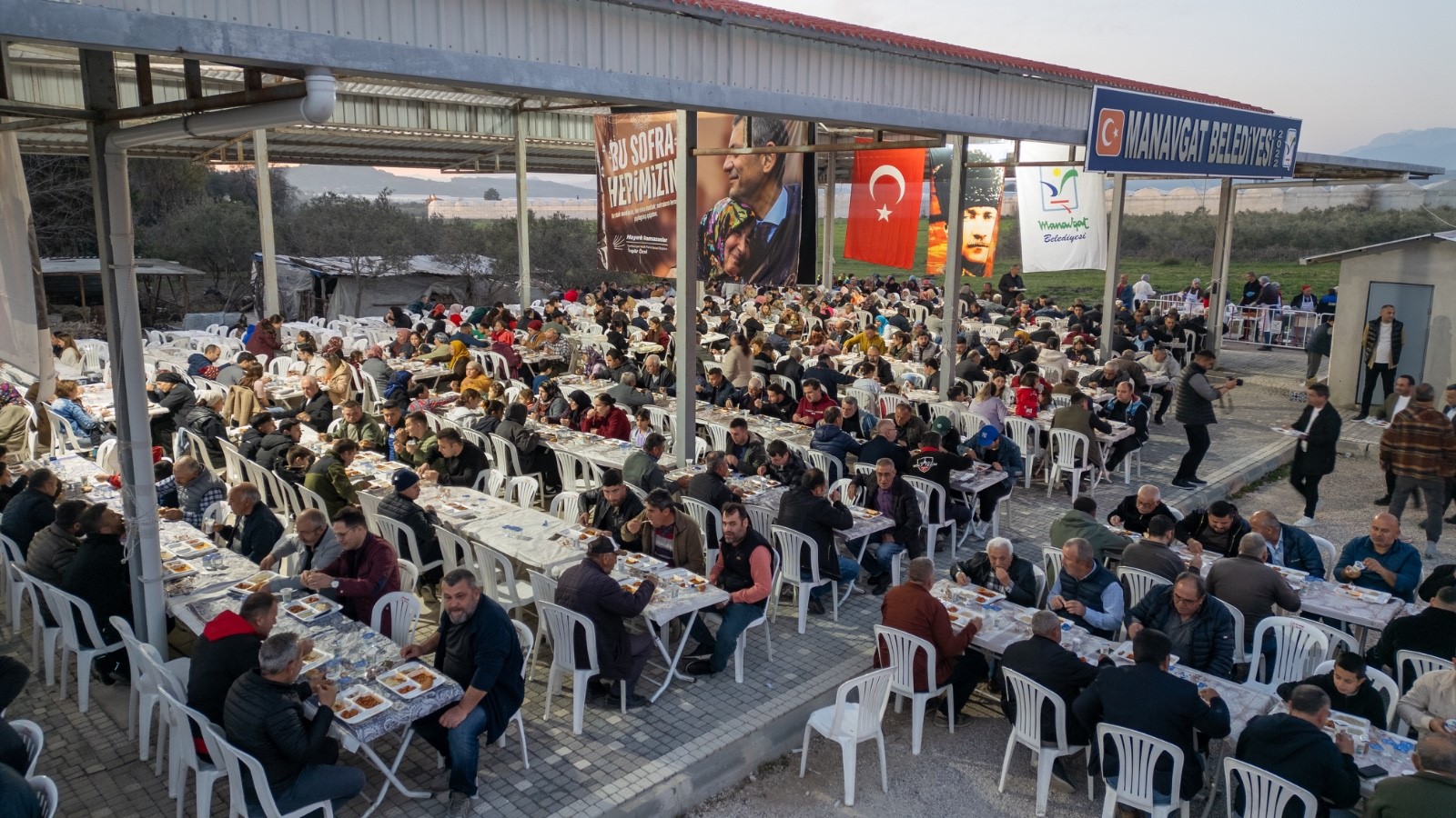 Manavgat Belediyesi’nden Gündoğdu Mahallesi’nde iftar sofrası
