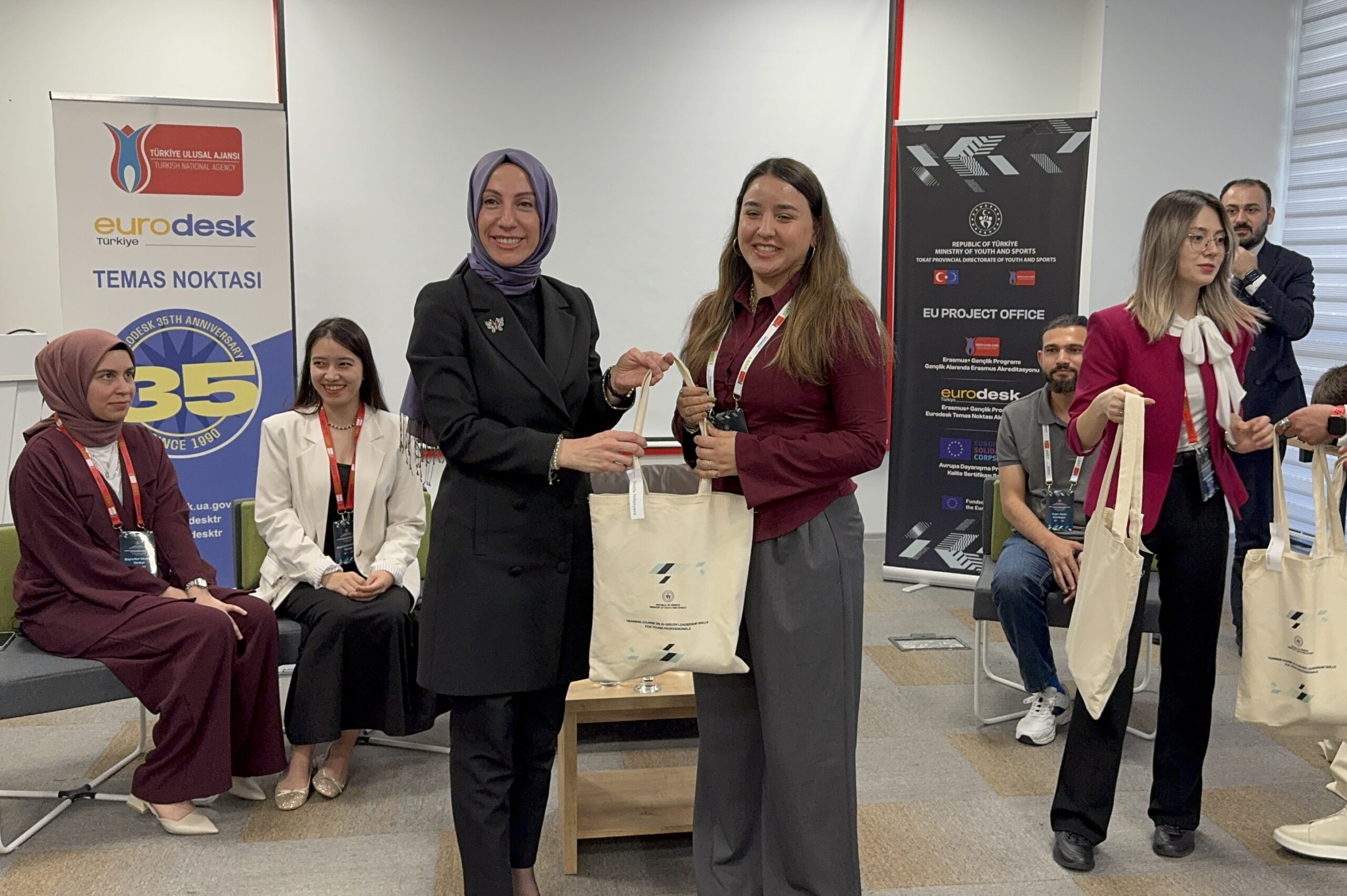 AB Gençlik Çalışanlarının Hareketliliği Projesi’nin Adana programı başladı