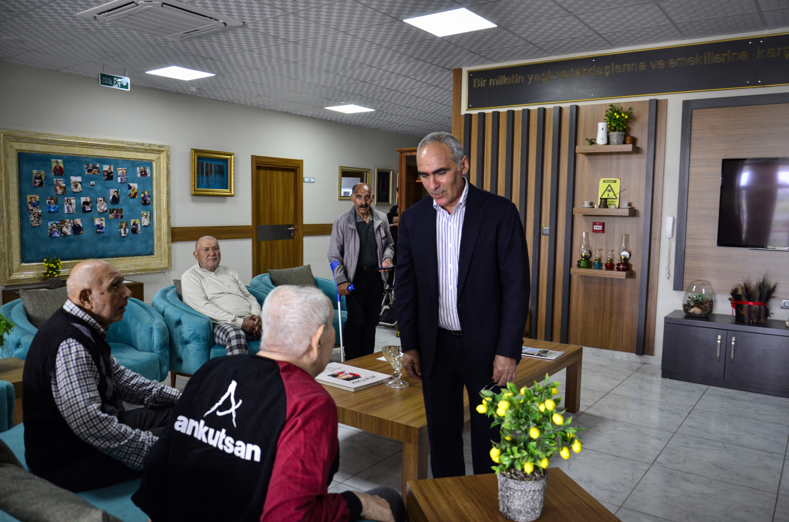 Annesi huzurevini mesken tuttu, işadamı yaşlı bakım merkezini kapatmaktan vazgeçti