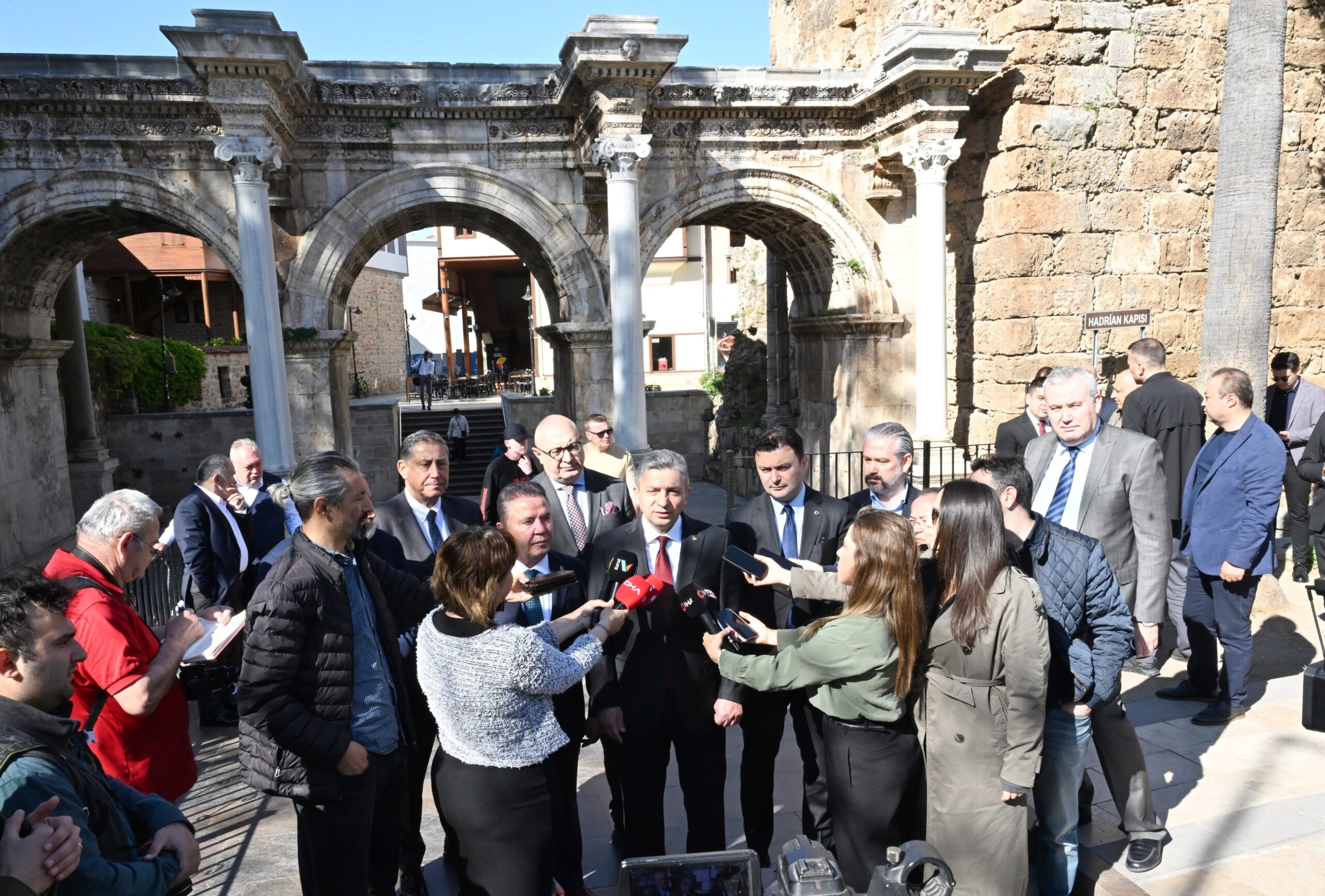 Antalya’da turizm sezonu umutlu başladı: “Rekorları yeniden kıracağız”
