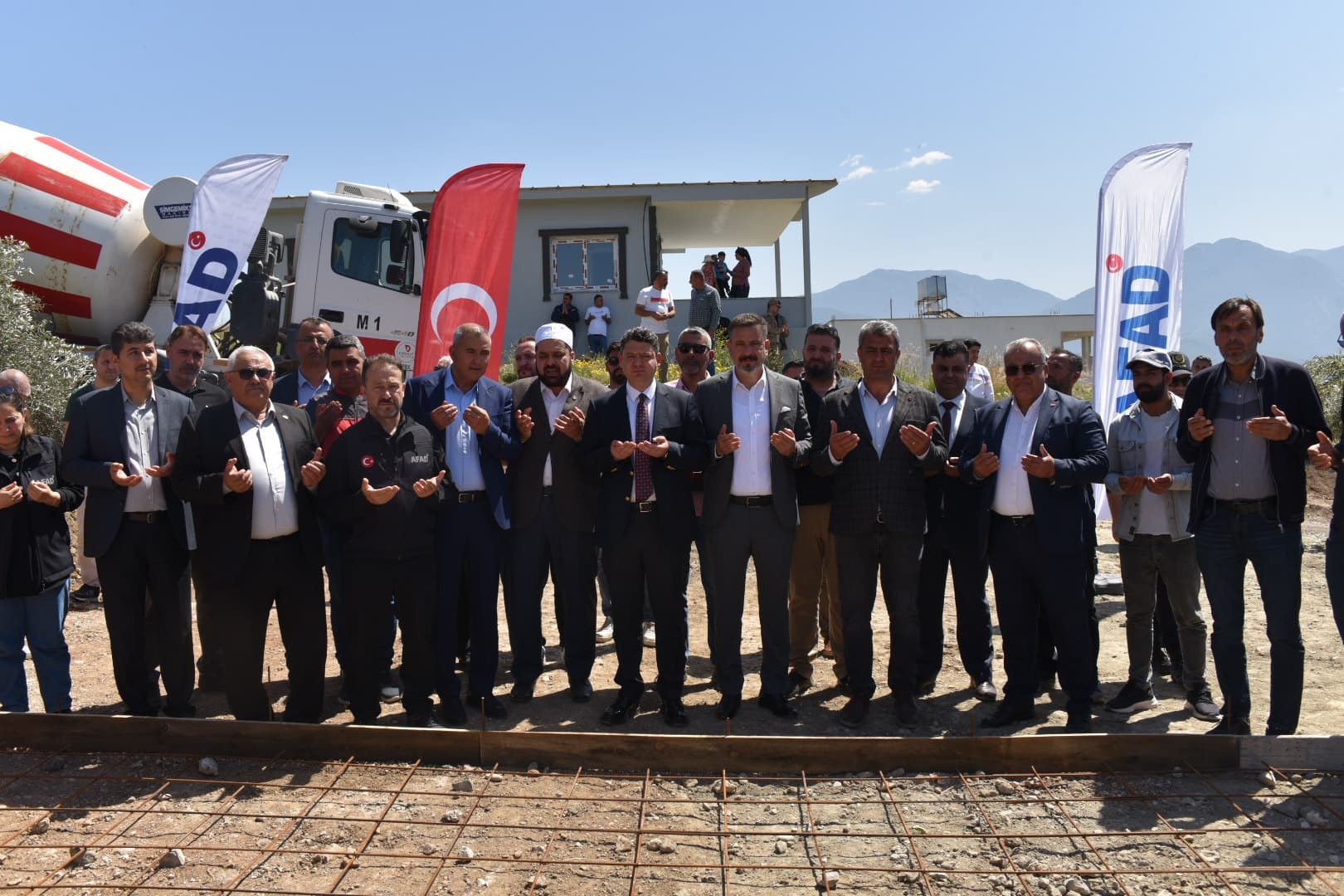 Arsuz’da yıkılan ahırların temeli atıldı