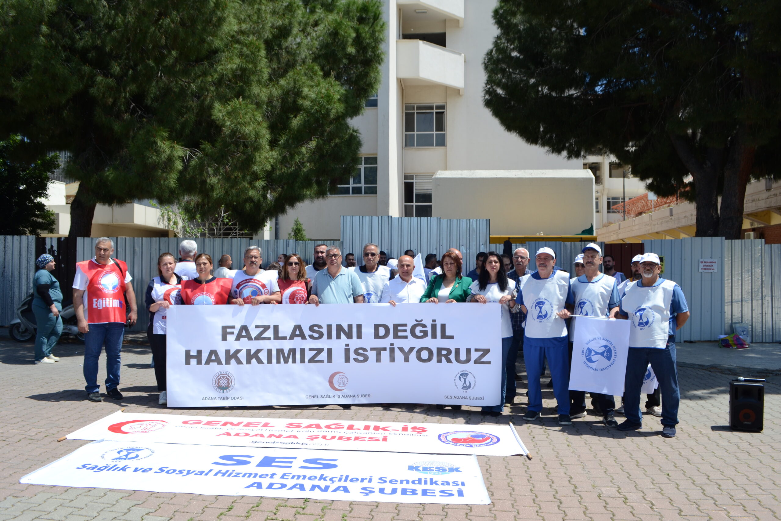 Balcalı Hastanesi’nde çalışan sağlık emekçileri basın açıklaması düzenledi
