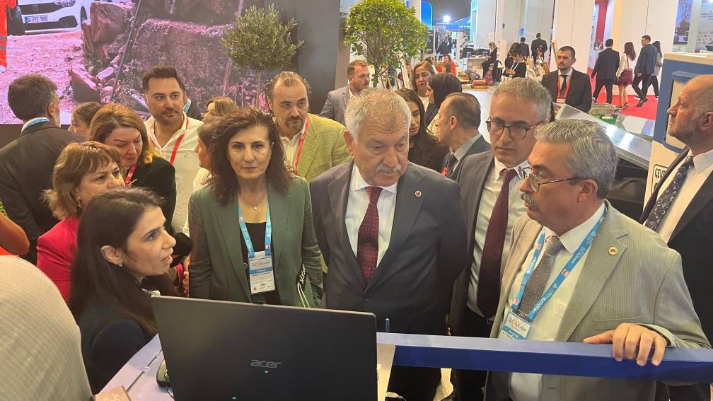 Başkan Karataş 10. Antalya Şehircilik ve Teknolojileri Fuarına katıldı