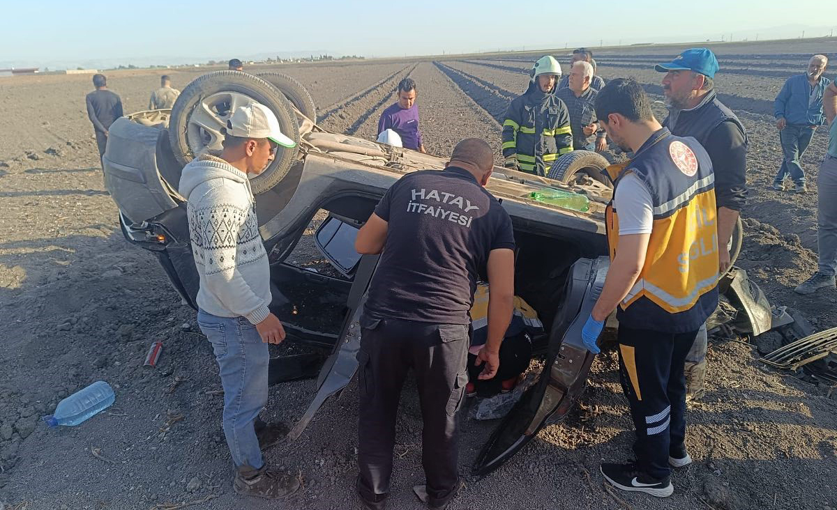 Hatay’da otomobil takla attı: 3 yaralı