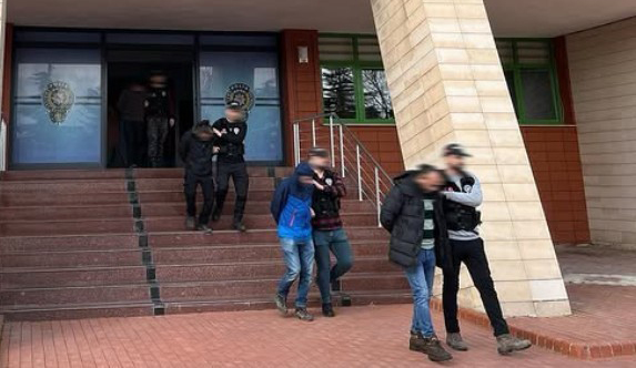 Isparta’da uyuşturucu ticareti yapan 3 şahıs tutuklandı