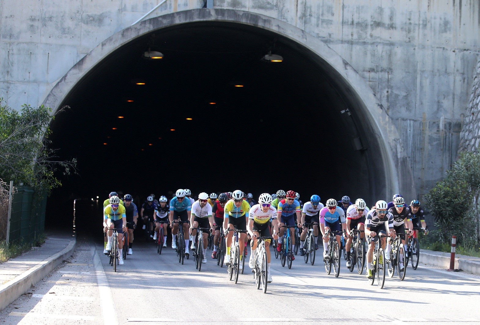 Kemer’de pedallar dostluk için döndü