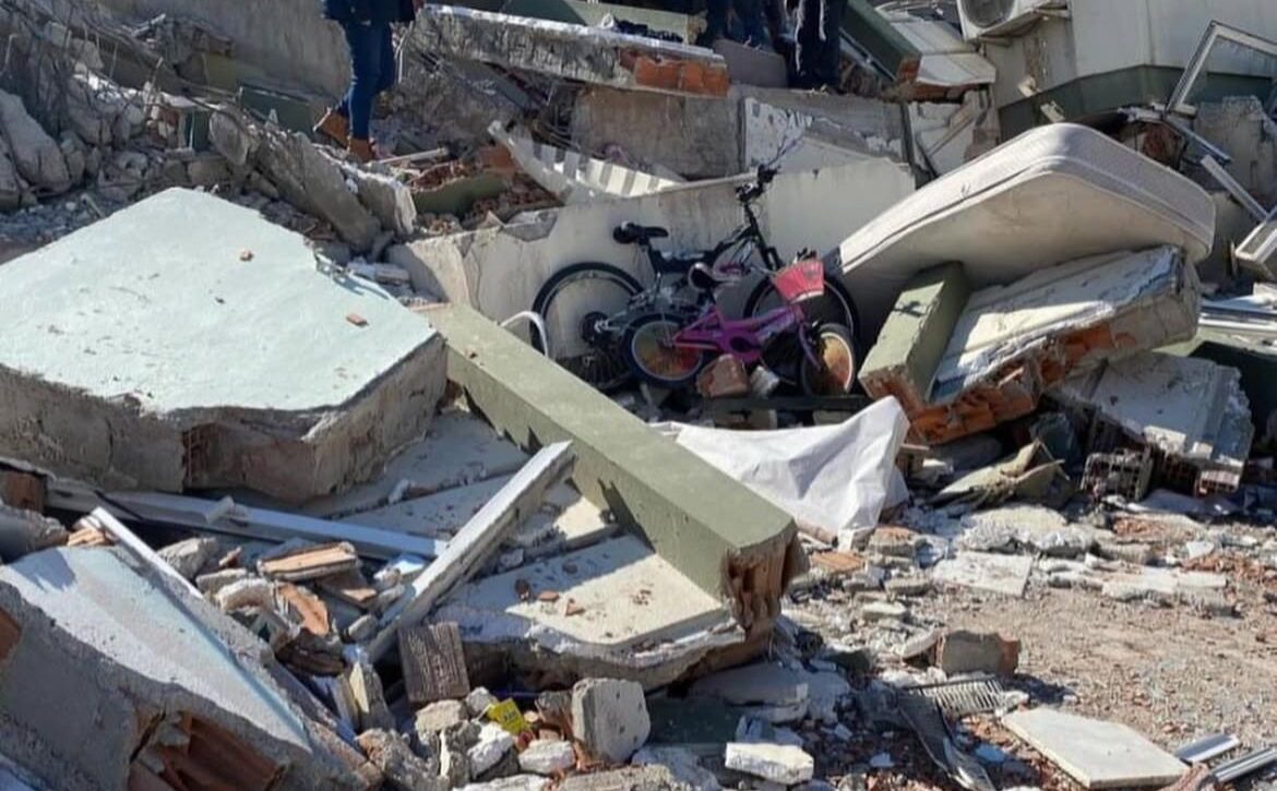 Depremde 130 kişinin öldüğü site için karar çıktı: Proje sorumlusuna 15 yıl ceza verildi