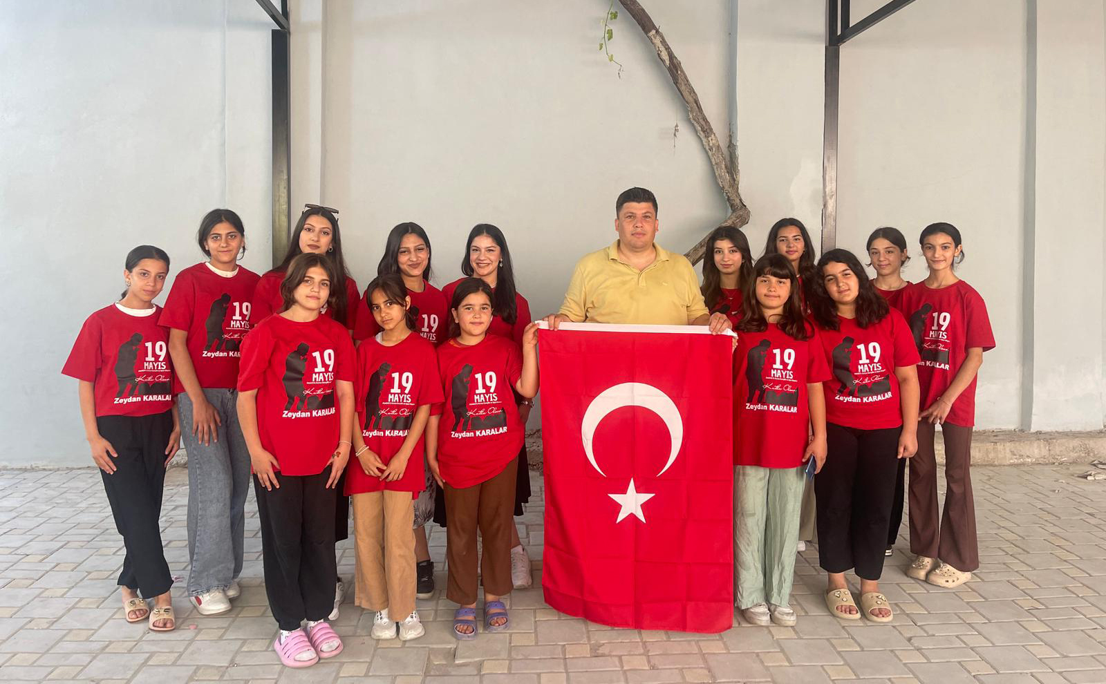 Adana Batmanlılar Derneği’nde milli mücadelenin ruhu bir kez daha yaşatıldı