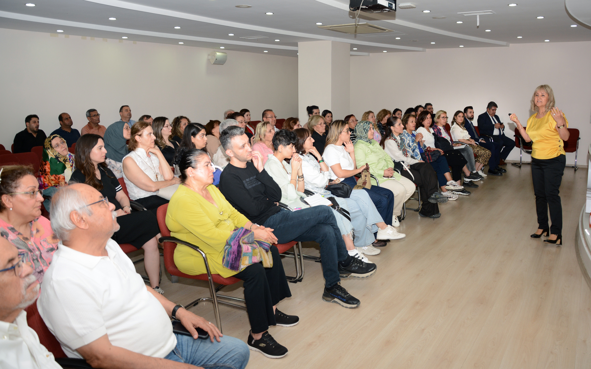 Adana Eczacı Odası’ndan stresle mücadele eğitimi