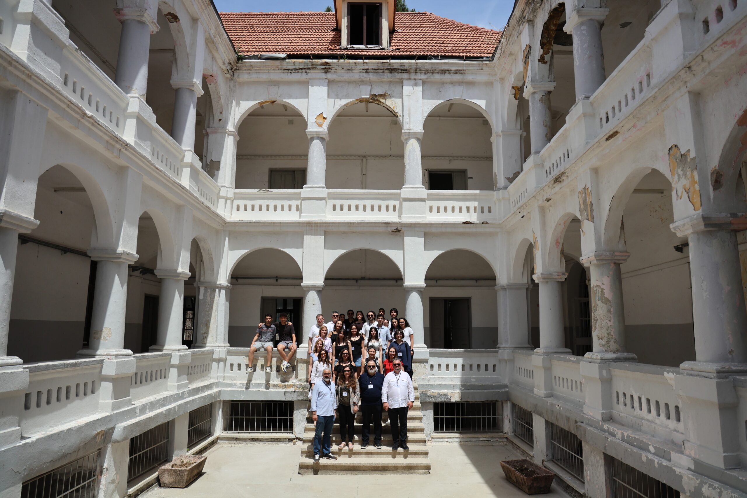 Adana Fen Lisesi mezunları tarihi okul binası için harekete geçti