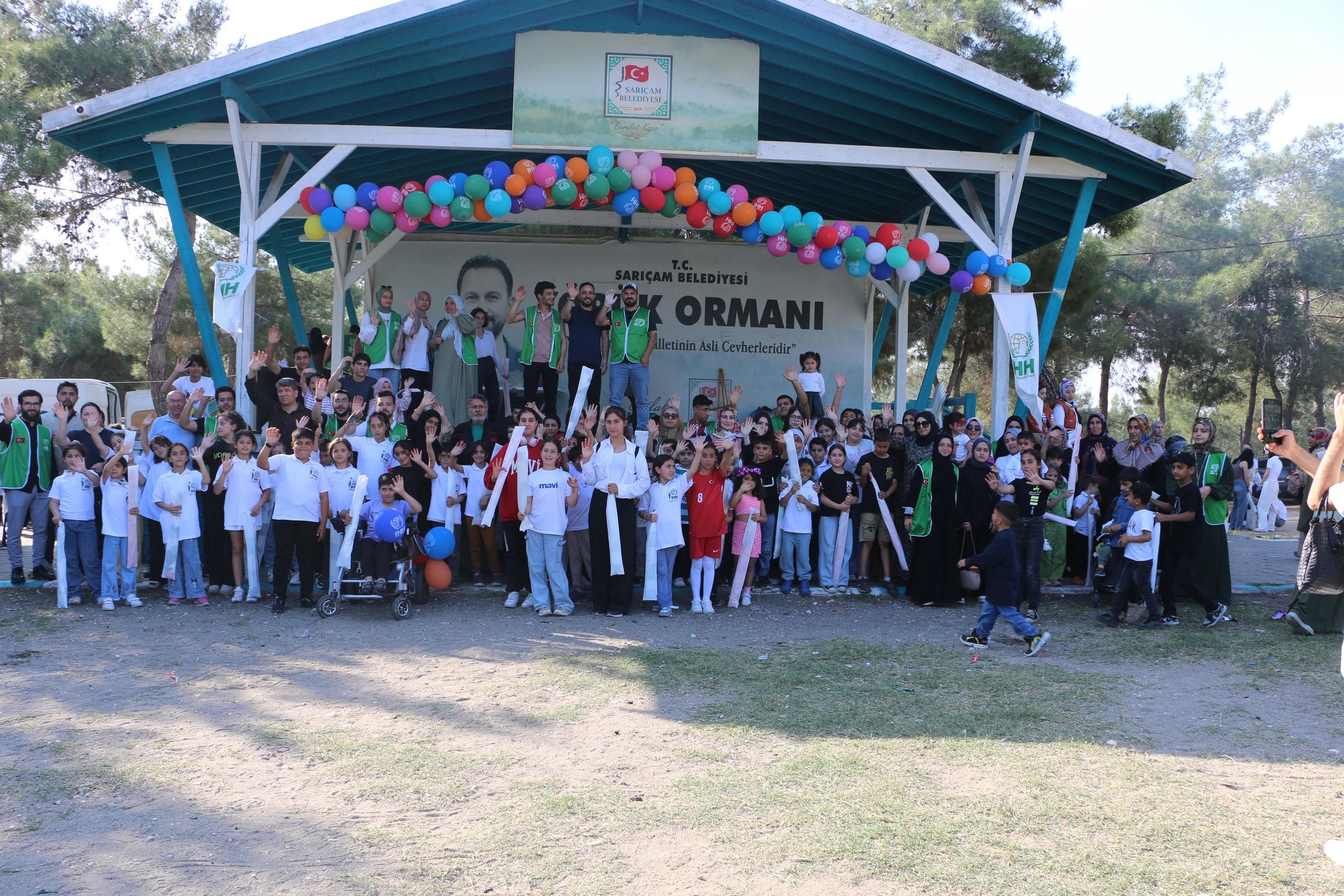 Adana İHH’dan yürekleri ısıtan karne şenliği