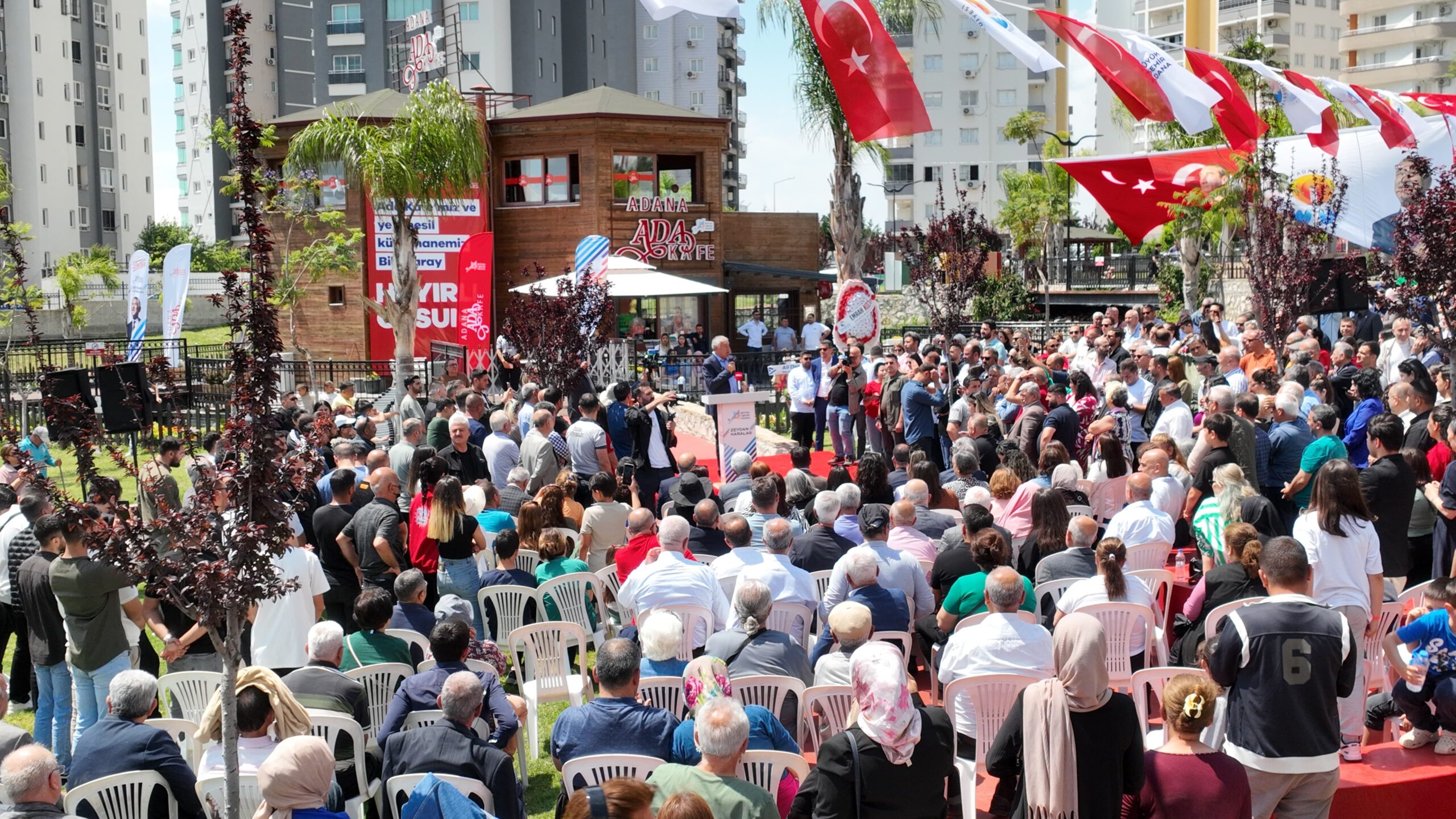 Adana Kafe ve yeni nesil kütüphane “Bilgisaray”ın açılışı yapıldı