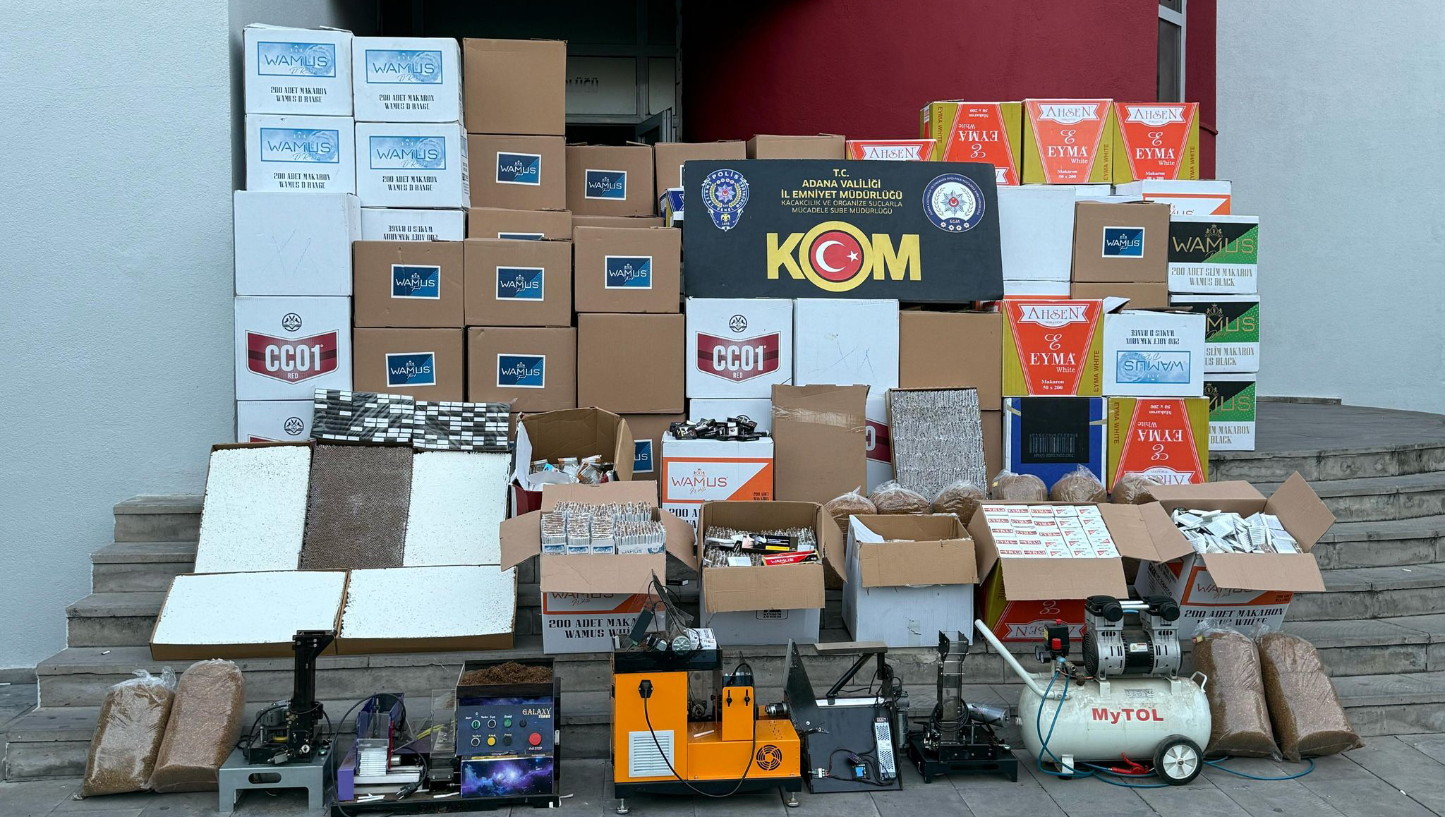 Adana’da 2 milyon 663 bin kaçak makaron ele geçirildi