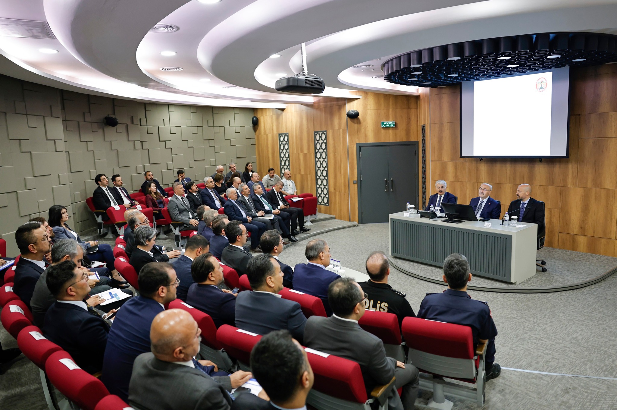 Adana’da Bağımlılıkla Mücadele İl Koordinasyon Kurulu Toplantısı düzenlendi