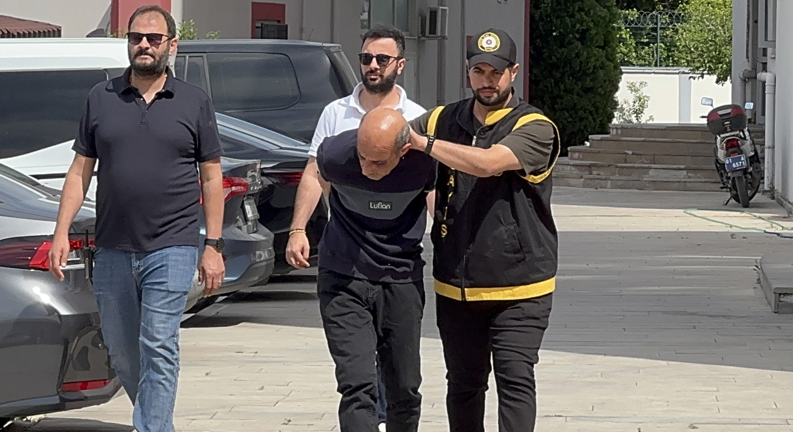 Adana’da eski eşini silahla öldüren zanlı tutuklandı