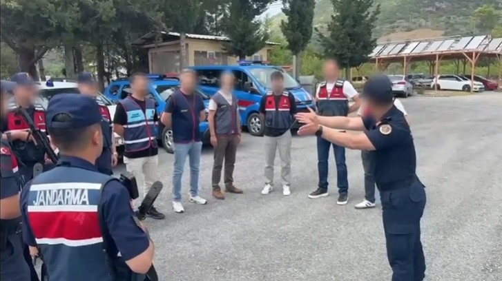 Alanya’da silah kaçakçılarına eş zamanlı operasyon