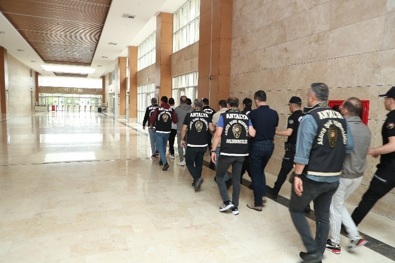 Antalya’da 2 haftada 3 bin 790 kişi gözaltına alındı
