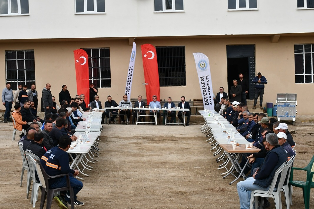 Başkan Aktürk1 Mayıs’ta personelle bir araya geldi